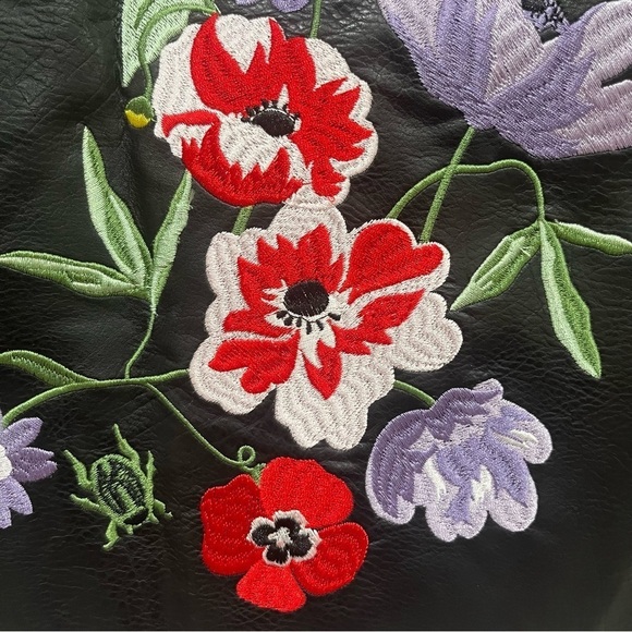 NWT H&M Viscose Skirt Size 6 Embroidered Floral Zip - Picture 4 of 8